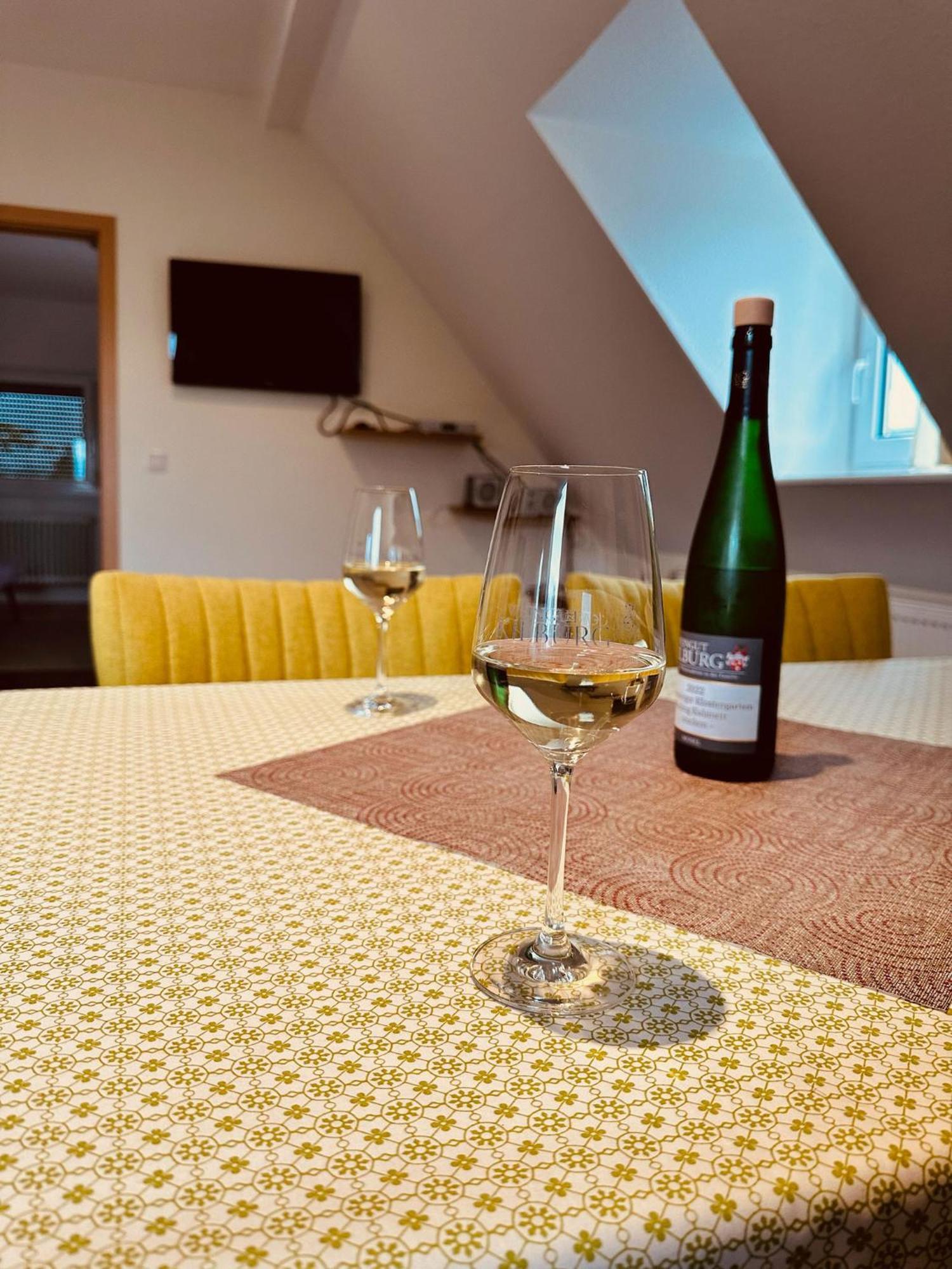 Ferienwohnungen Weingut Kilburg Brauneberg Bilik gambar